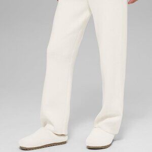 Alo Yoga Scholar Straight Leg Sweatpant Ivory
